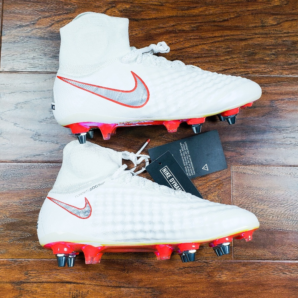 Nike Mens Size 6.5 Magista Soccer Cleats